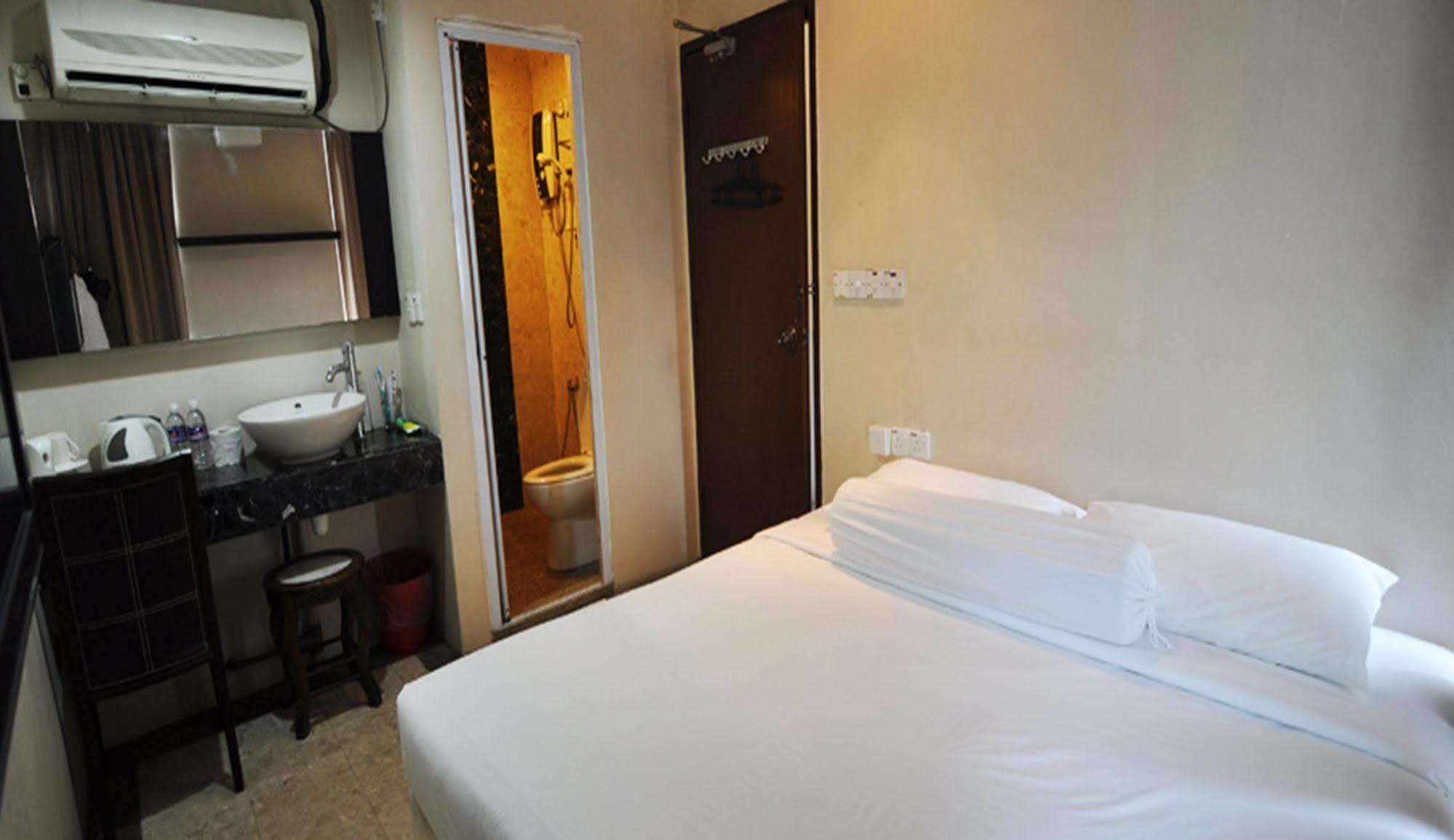 Hotel Zamburger Sg Bakap Kampong Gurun Esterno foto